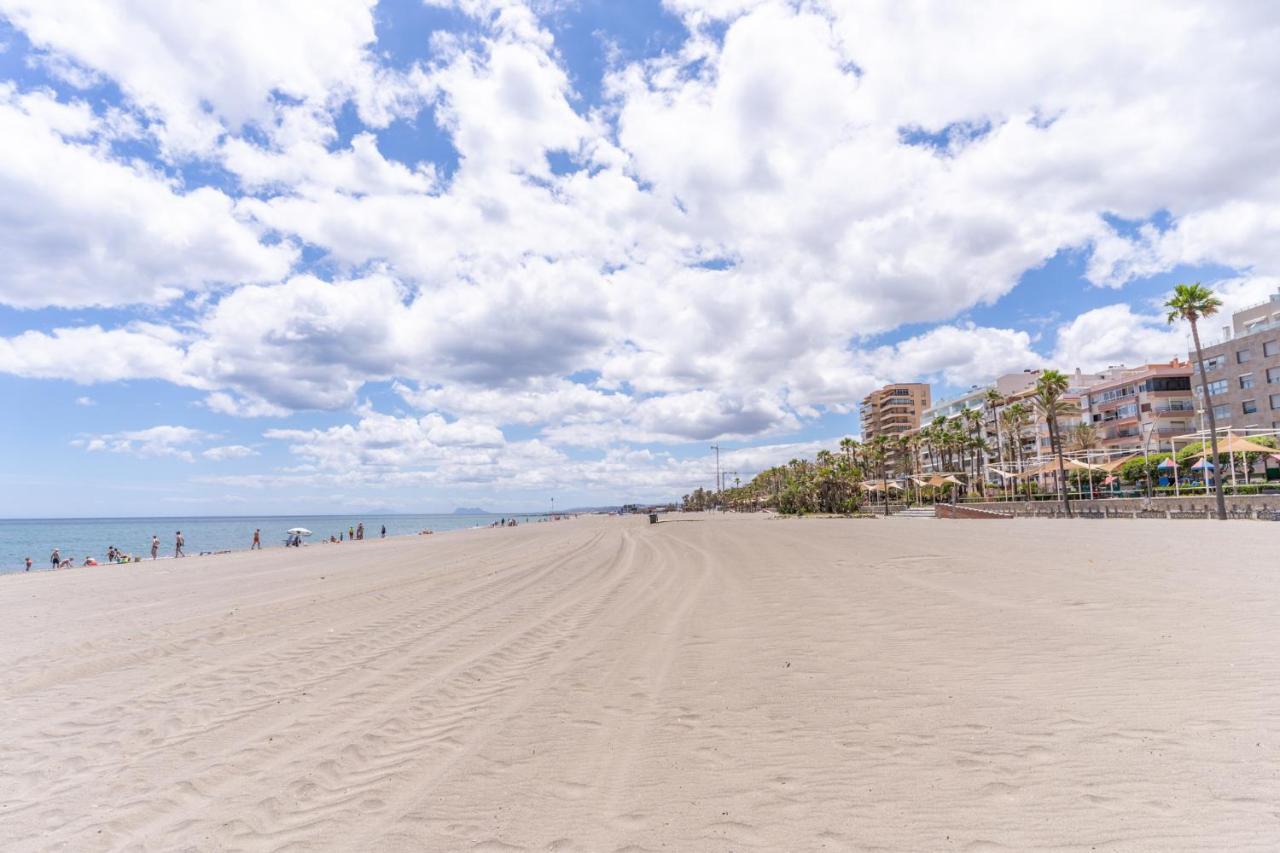 Estepona Beachside Apartment Exterior photo